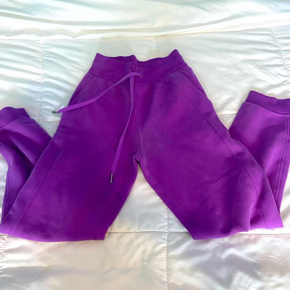 Purple lululemon joggers!